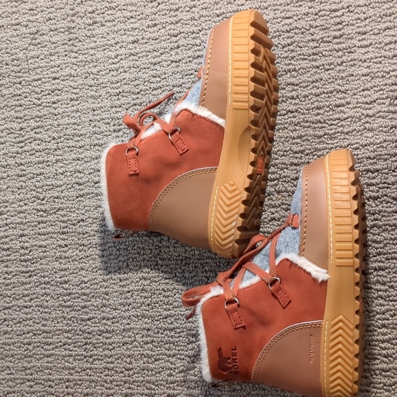 Sorel Ona Ave Alpine Boots - Picture 2 of 6